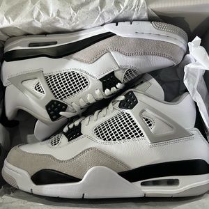Jordan 4